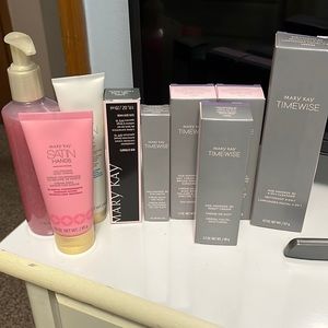 Mary Kay 9 of lot New